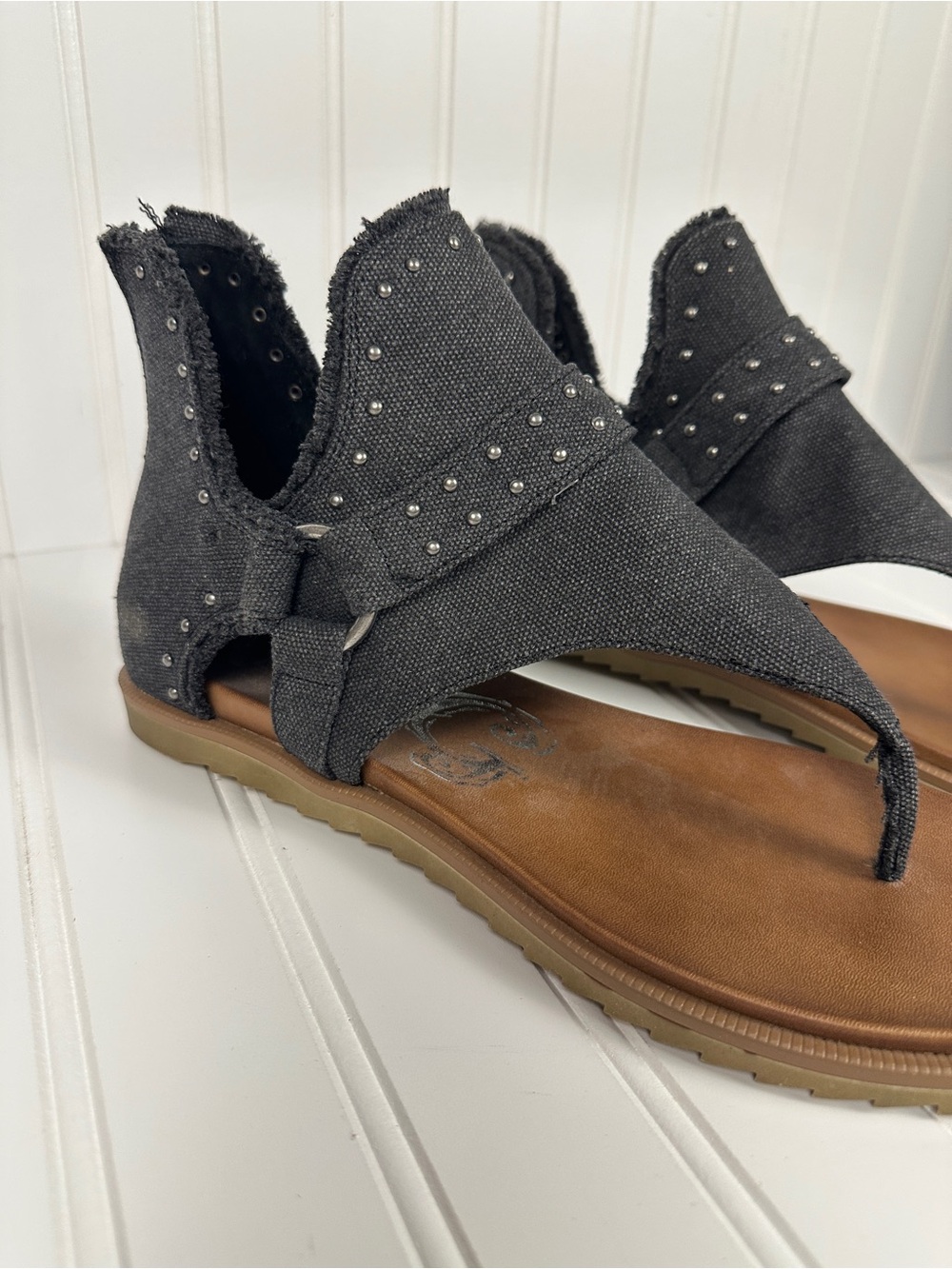 Very G Black Studded Canvas Thong Sandals with Brown Footbed - Picture 2 of 6